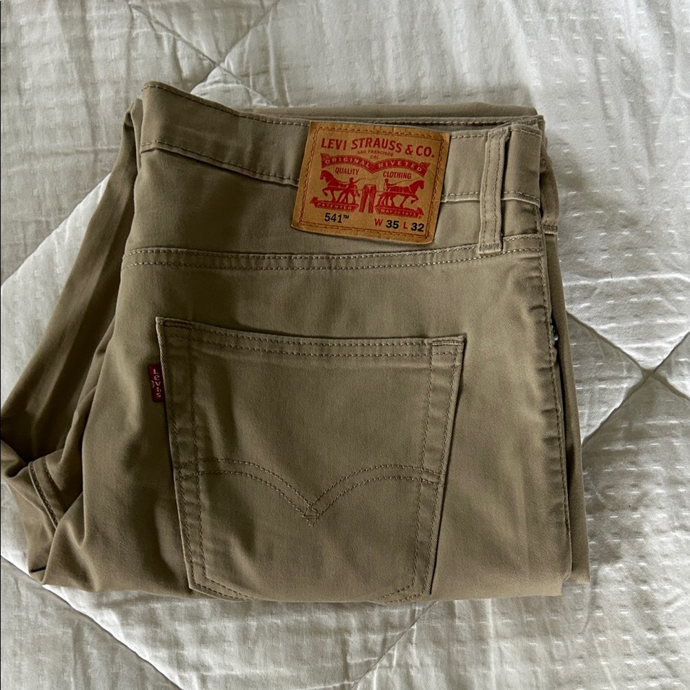 Levi's 541 Relaxed Fit Lightweight Jeans - Khaki 35/32
